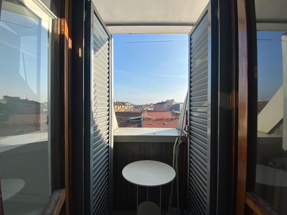Porta Venezia, Monolocale Con Vista Sui Tetti * Milán